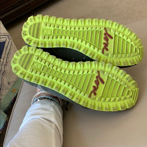 ED by Ellen Degeneres Camo Sneakers EUC! - Picture 5 of 8